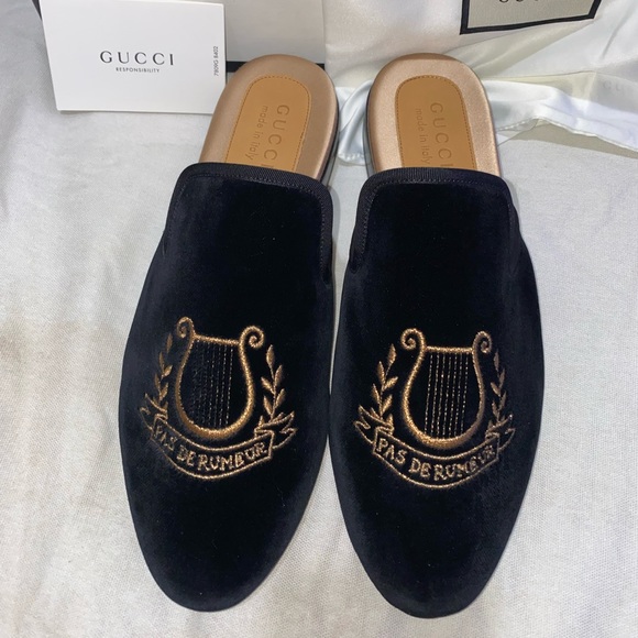 Authentic Gucci men’s suede black slippers main image 6